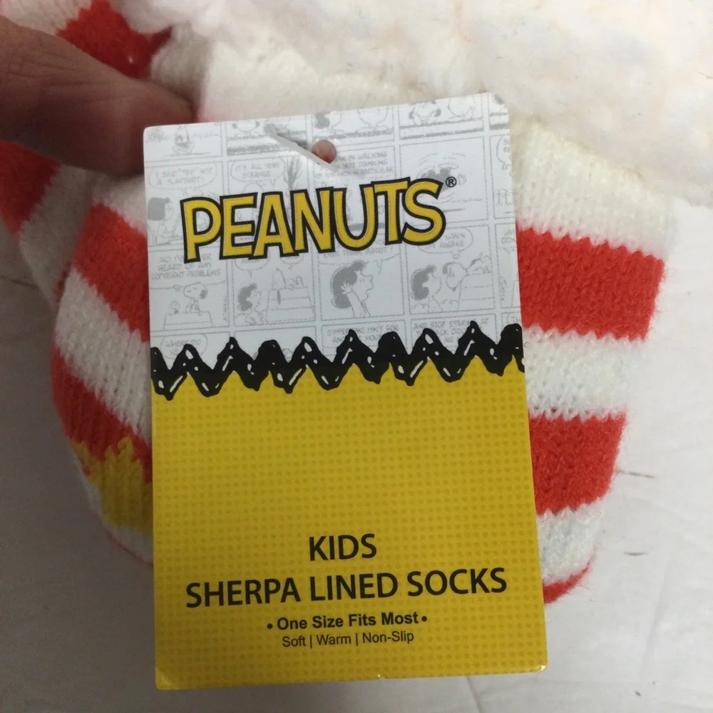 Peanuts Snoopy Sherpa Lined Non Slip Socks Striped Red&White Cartoon Design kids